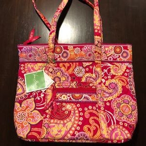 NWT Vera Bradley Villager in Raspberry Fizz